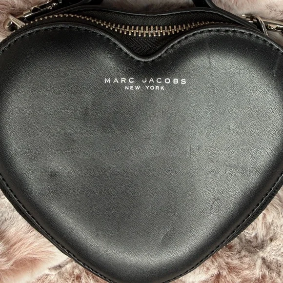 Marc Jacobs Black Heart-Shaped Mini Crossbody Bag - Picture 4 of 6